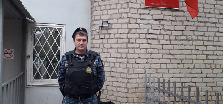 В Ярославской области судебный пристав спас жизнь мужчины