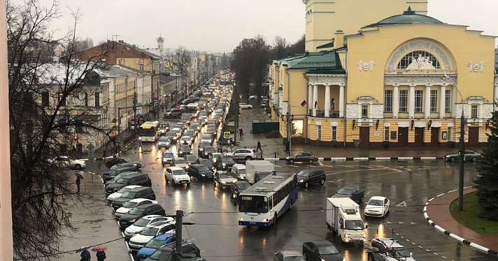 Ярославль сковали десятибалльные пробки