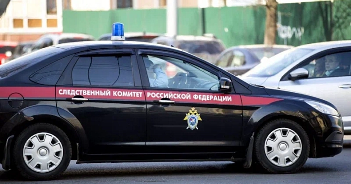 В Рыбинске в одном из автомобилей нашли труп мужчины 