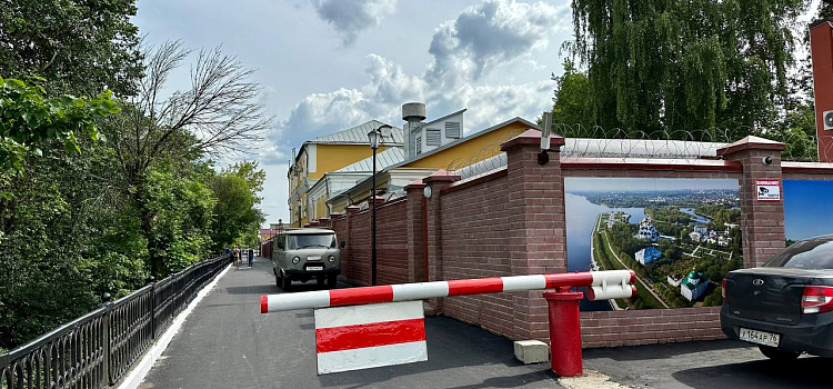 В Ярославле открыли проход на верхнем ярусе Волжской набережной_244686