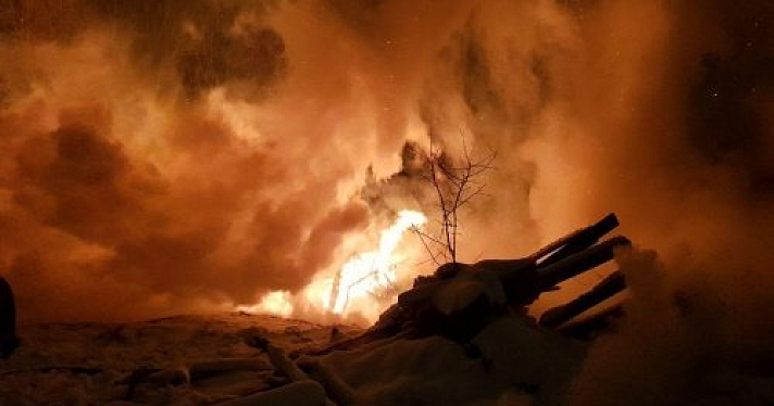 Пожар в Новоселках: тушили три дня, мэру сообщили не сразу