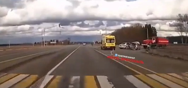 В Ярославской области на трассе М-8 пострадал водитель легковушки