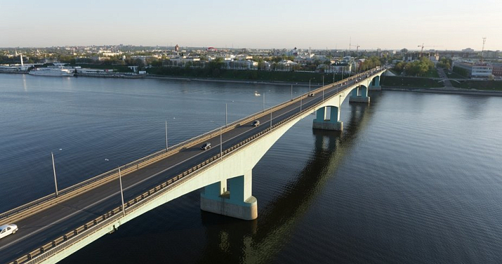 Одну полосу Октябрьского моста перекроют на время ремонта сетей