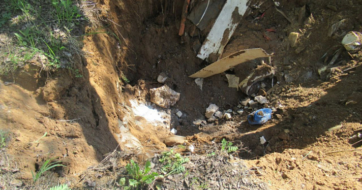 В Некрасовском районе обнаружена опасная свалка отходов