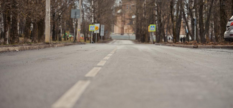 В Ярославле частично отремонтировали дорогу-дублёр Ленинградского проспекта