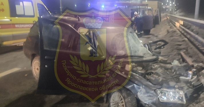 На окружной дороге в Ярославле в ДТП серьёзно пострадал водитель_267434