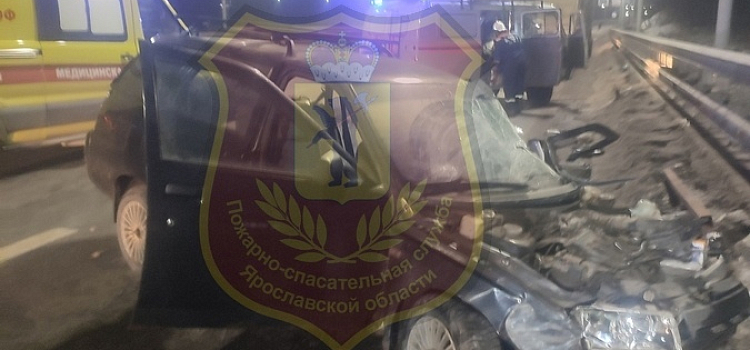На окружной дороге в Ярославле в ДТП серьёзно пострадал водитель_267434