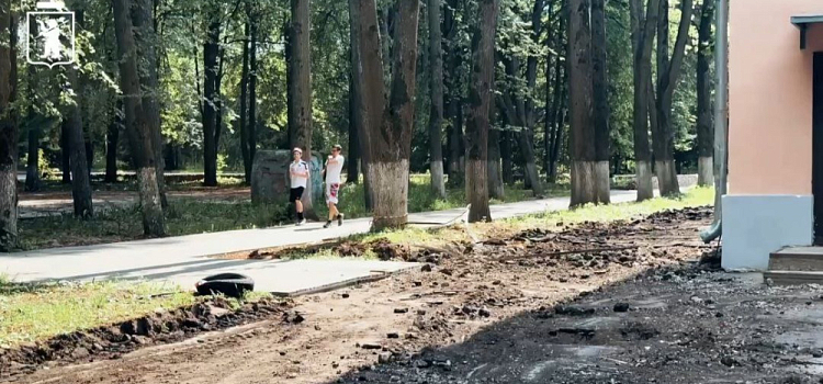 В Ярославле снова приступили к благоустройству сквера у «Гаммы»