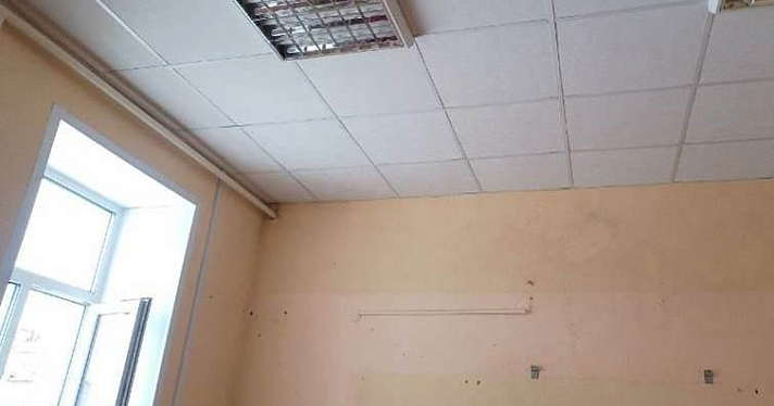 В Рыбинске учеников школы, где обрушился потолок, перевели в другие здания_231645