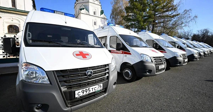 В Ярославскую область поступили ещё 12 машин скорой помощи