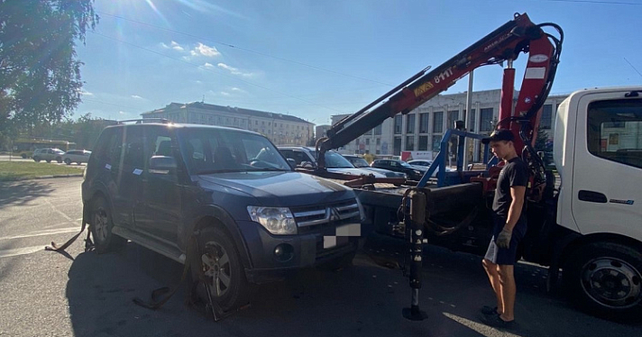 У известной ярославской бизнес-леди отобрали машину за долги