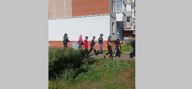 В Ярославской области эвакуировали школу из-за муляжа гранаты в бассейне
