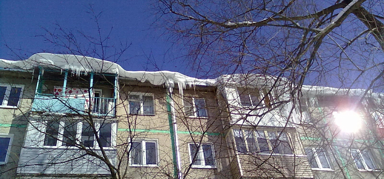В Ярославле приставы поймали неплательщика алиментов, заманив его «стеклить балкон»