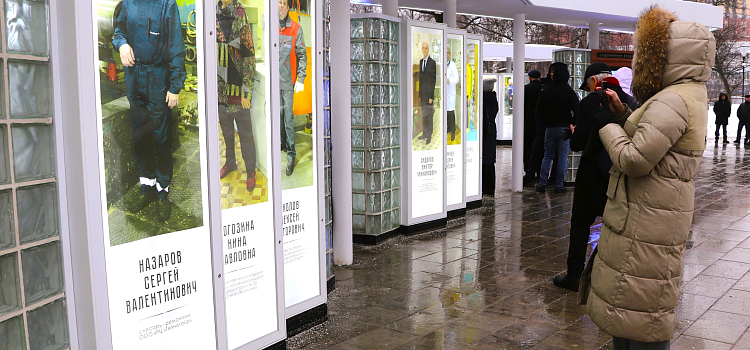 По шесть человек от района: в Ярославле открыли Доску почёта_312193