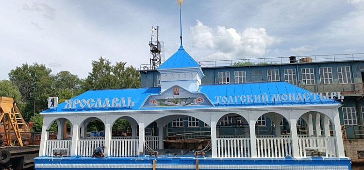 Новый причал у Толгского монастыря спустили на воду_244784