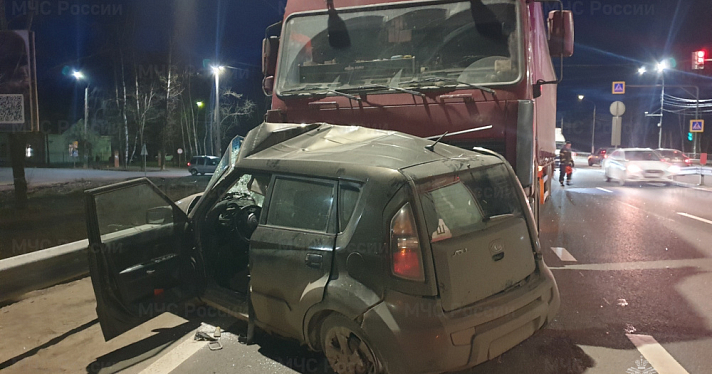 В Ростовском округе в ДТП с фурой погиб мужчина