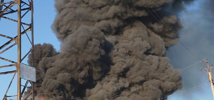 В Угличе потушили пожар на складе завода полимеров_218974