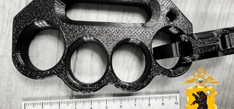 В Ярославской области тутаевец печатал на 3D-принтере кастеты