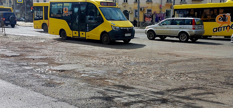В Ярославле под слоем асфальта обнаружили булыжную мостовую