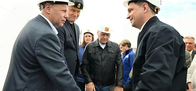 Михаил Евраев оценил ход возведения масштабных социальных объектов в Красном Бору_321797