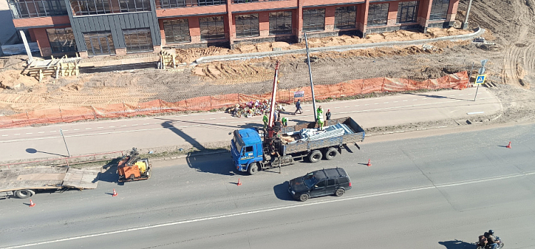 На месте гибели двух детей в Рыбинске установили отбойник