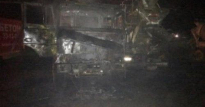В Ярославле сгорели два грузовых автомобиля 