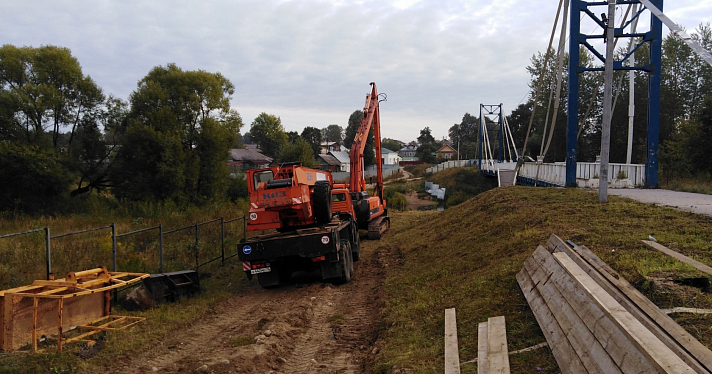 В Ярославской области в поселке Борисоглебский начали ремонт рухнувшего моста_220508