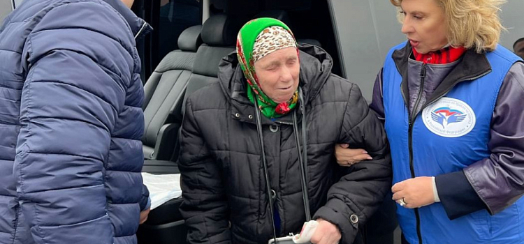 91-летней пенсионерке с Украины помогли воссоединиться с сыном, живущим в Ярославле