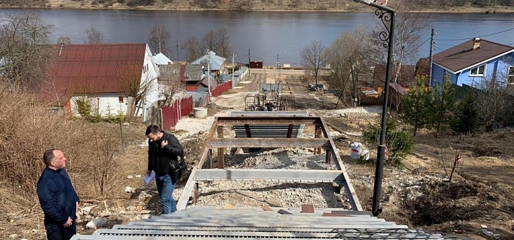 В Тутаеве продолжается благоустройство Волжской набережной