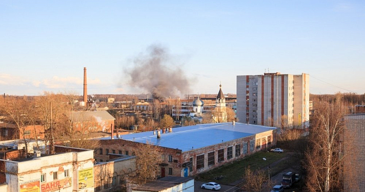 В Рыбинске на Полиграфе горел производственный цех