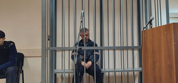 Двух железнодорожников, по вине которых могло произойти столкновение автобуса и поезда под Переславлем, заключили под стражу_268984