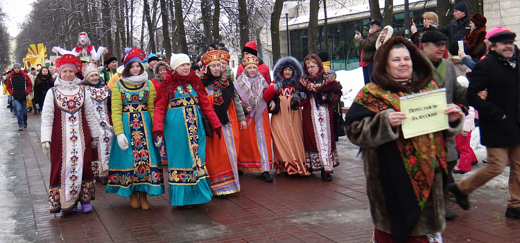 Главную Масленицу страны открыли большим карнавальным шествием_54652