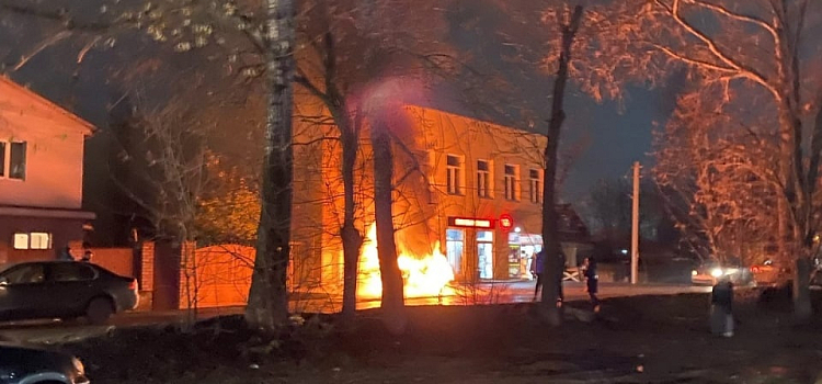 Во Фрунзенском районе Ярославля сгорел автомобиль_225188