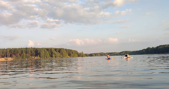 Плавать не умела: на Прусовских карьерах в Ярославле спасали девушку, упавшую с сап-борда