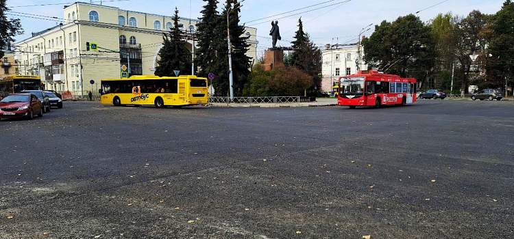 В Ярославле на Красной площади перенесут светофор и пешеходный переход_252999