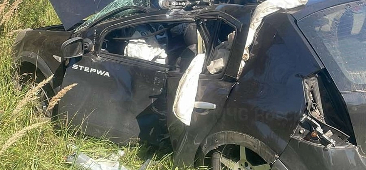 Врезалась в столб: в Ярославской области в ДТП пострадала женщина