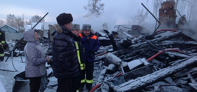 Пострадавшие при пожаре в поселке Песочное получат по 100 тысяч рублей