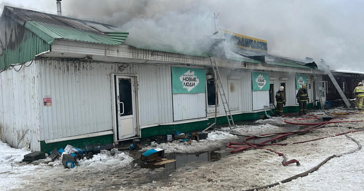 В Гаврилов-Яме при пожаре в магазине автозапчастей погиб мужчина