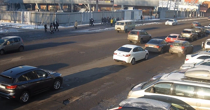 В Ярославле устроили облаву на нарушителей парковки на улице Победы_227494