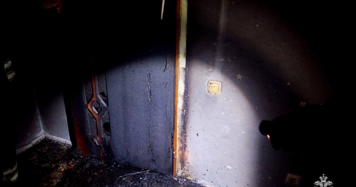 В Ярославской области при пожаре из-за неисправной проводки пострадал молодой мужчина