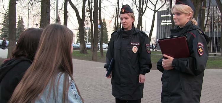 В центре Ярославля полицейские задержали 50 пьяных подростков