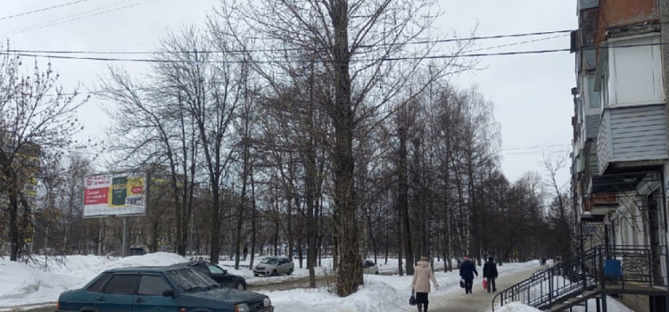 Не могут откачать: в Брагино школьник выпил неизвестную жидкость