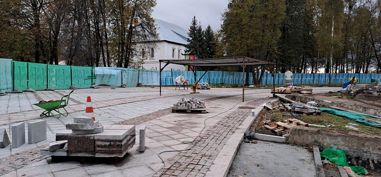 Ярославцы оценили благоустройство сквера у Вечного огня_284254