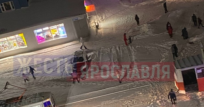 В Ярославле женщина попала под трамвай_259549