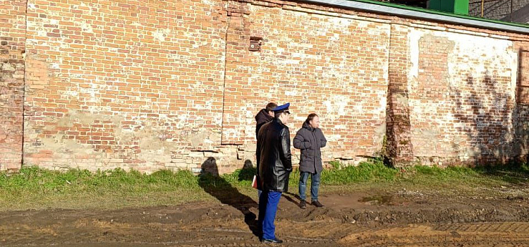 В Ростове во время ремонта дороги срезали объект культурного наследия