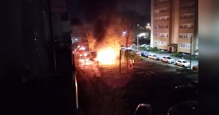 В Ярославле в речном порту сгорел автомобиль