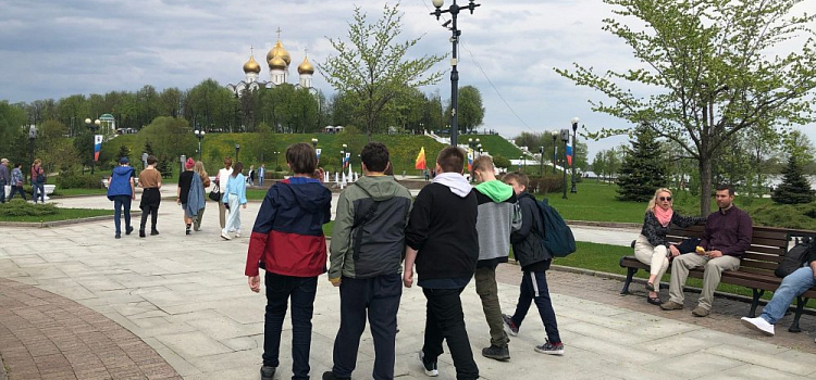 Дети в опасности! В Ярославле выявили нарушения безопасности около одной из школ