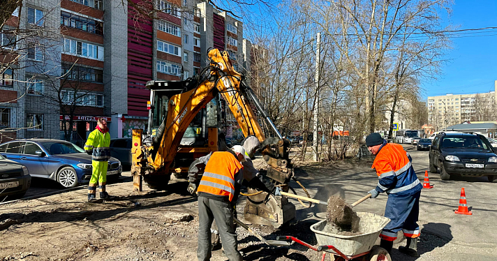 Некоторые объекты должны закончить раньше: власти и подрядчик показали, как проходит ремонт дорог в Ярославле_237582