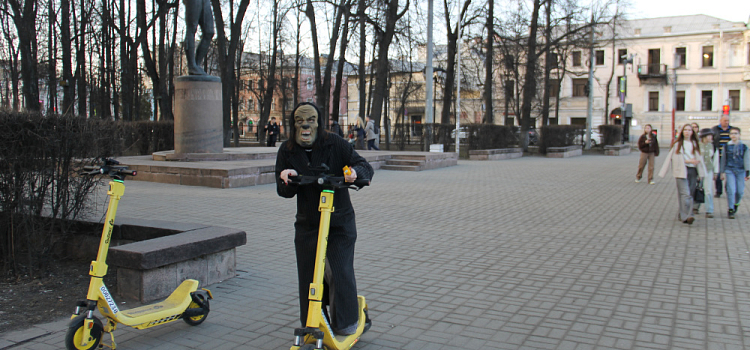 Экс-мэр Ярославля отменил самокаты