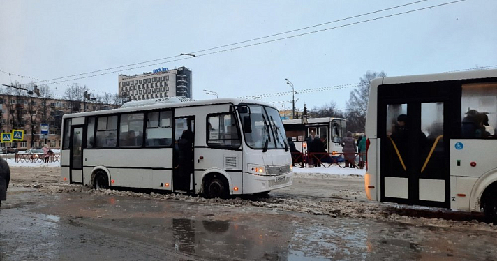В Ярославле из-за плохо убранных дорог изменили маршруты автобусов